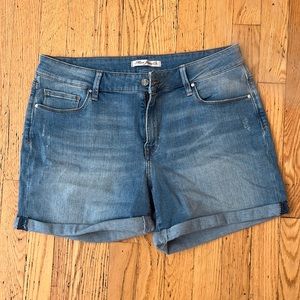 Light blue color, very comfortable